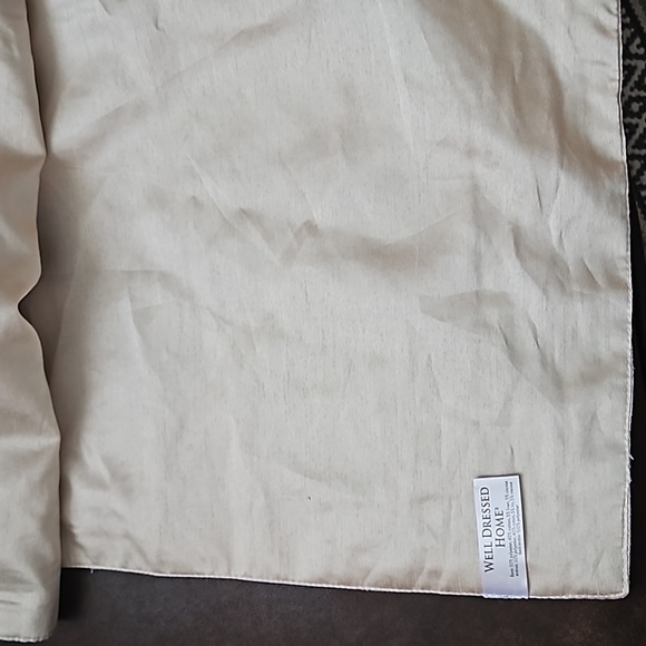 Well Dressed Home Appliqued Merry Christmas Holiday Beige Table Runner - Picture 2 of 4